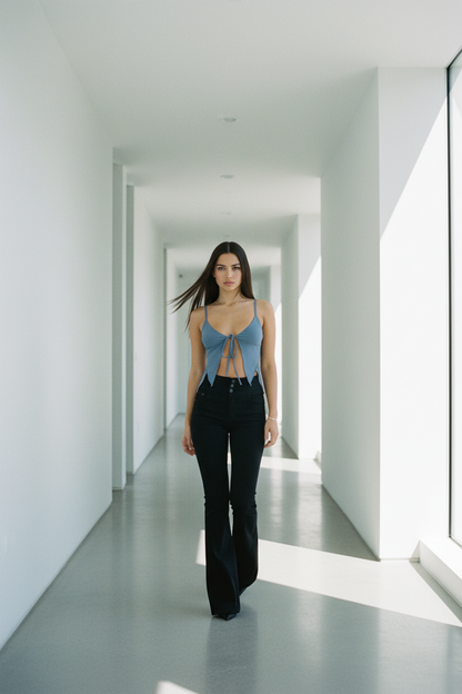 Top Chaleco Crop con Lazo Frontal - LÚVORA