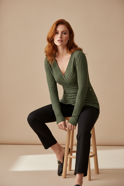 Camiseta Elegante de Manga Larga con Botones - LÚVORA