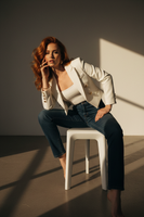 Blazer Corto Chic para Cada Ocasión - LÚVORA