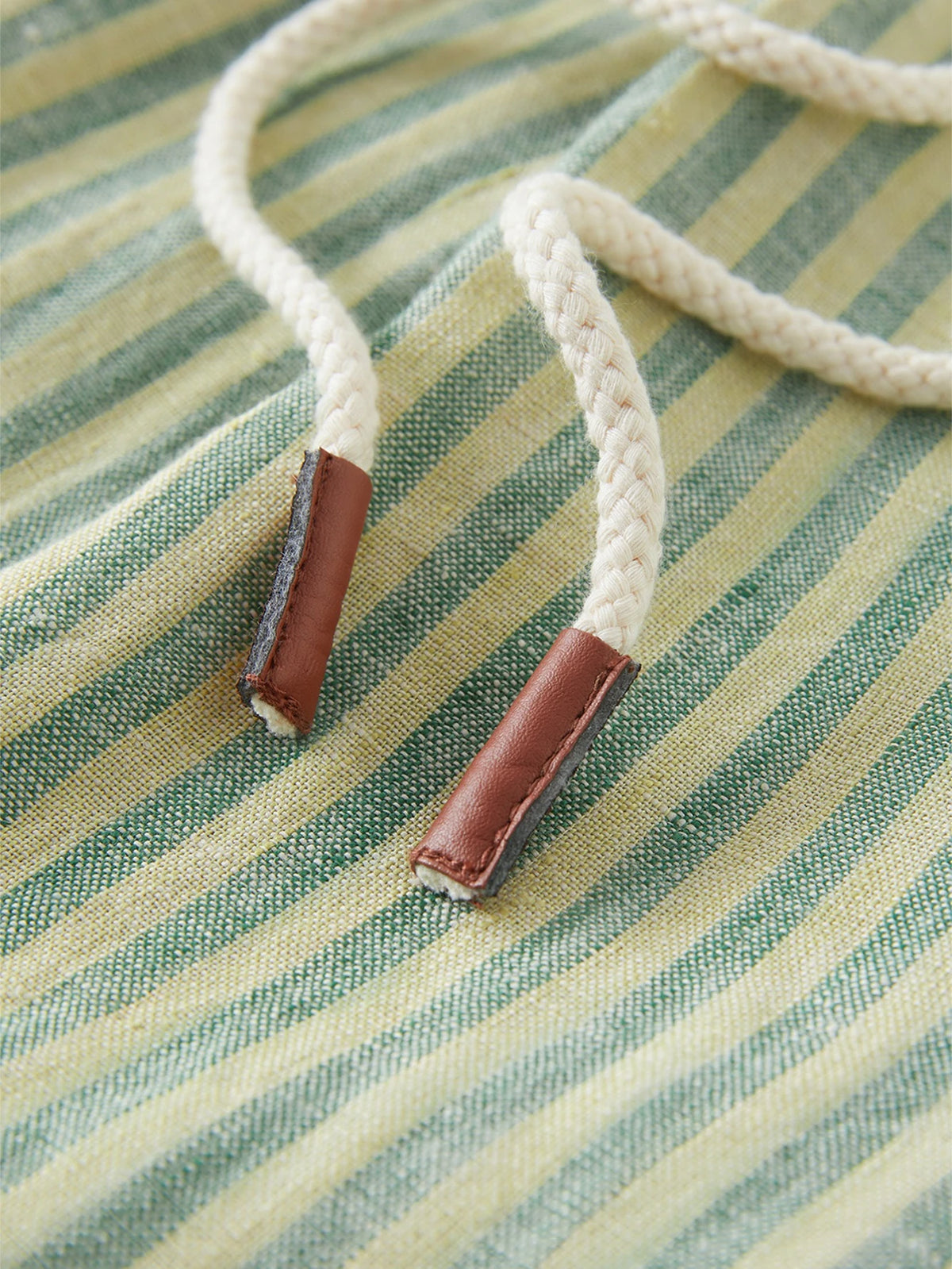 Conjunto de Top y Shorts de Lino Stripes Chic - LÚVORA