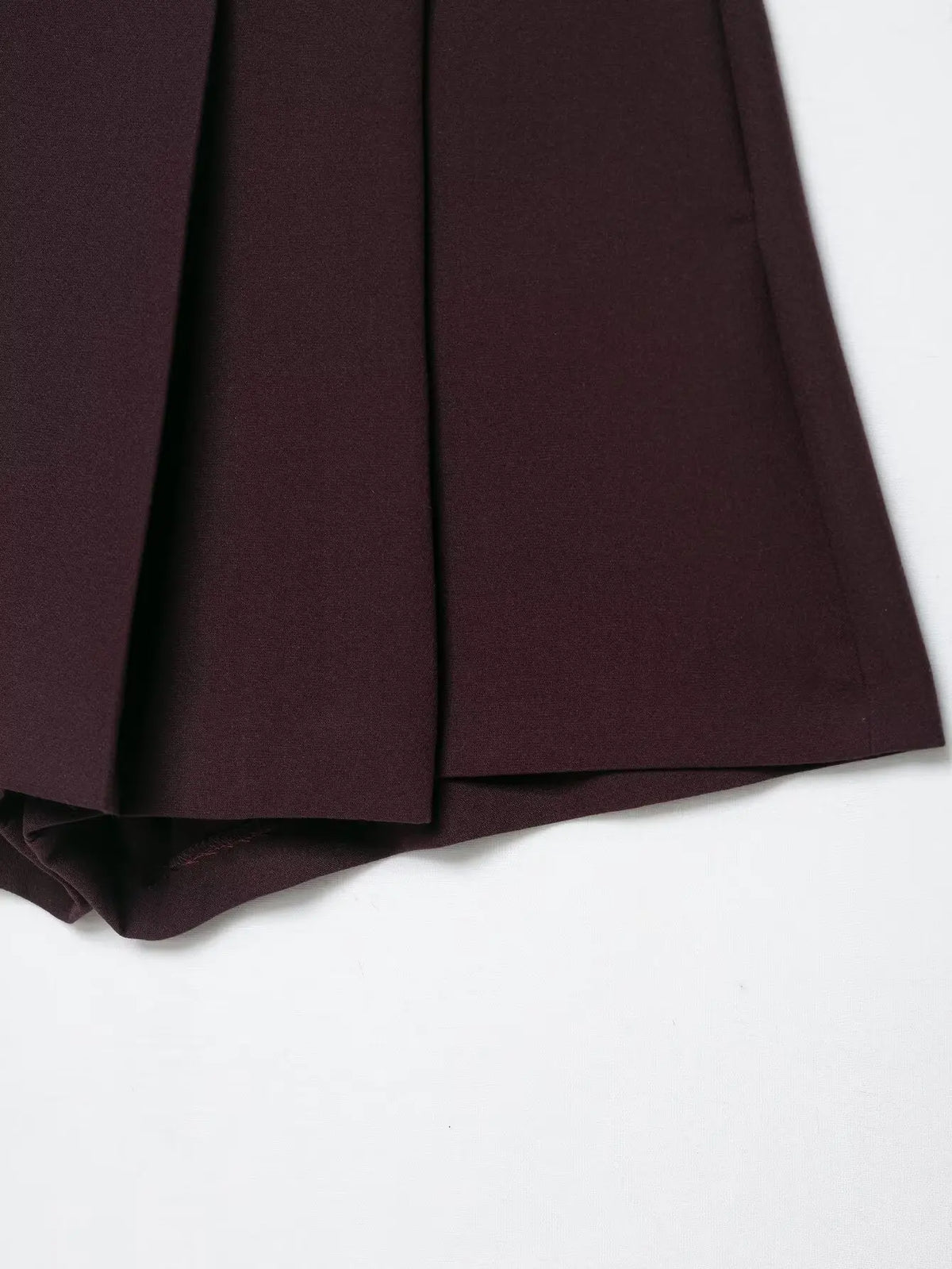 Shorts Plisados de Cintura Alta y Estilo Chic - LÚVORA