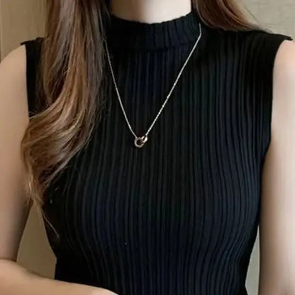 Top de Punto Cuello Alto Sofisticado - LÚVORA