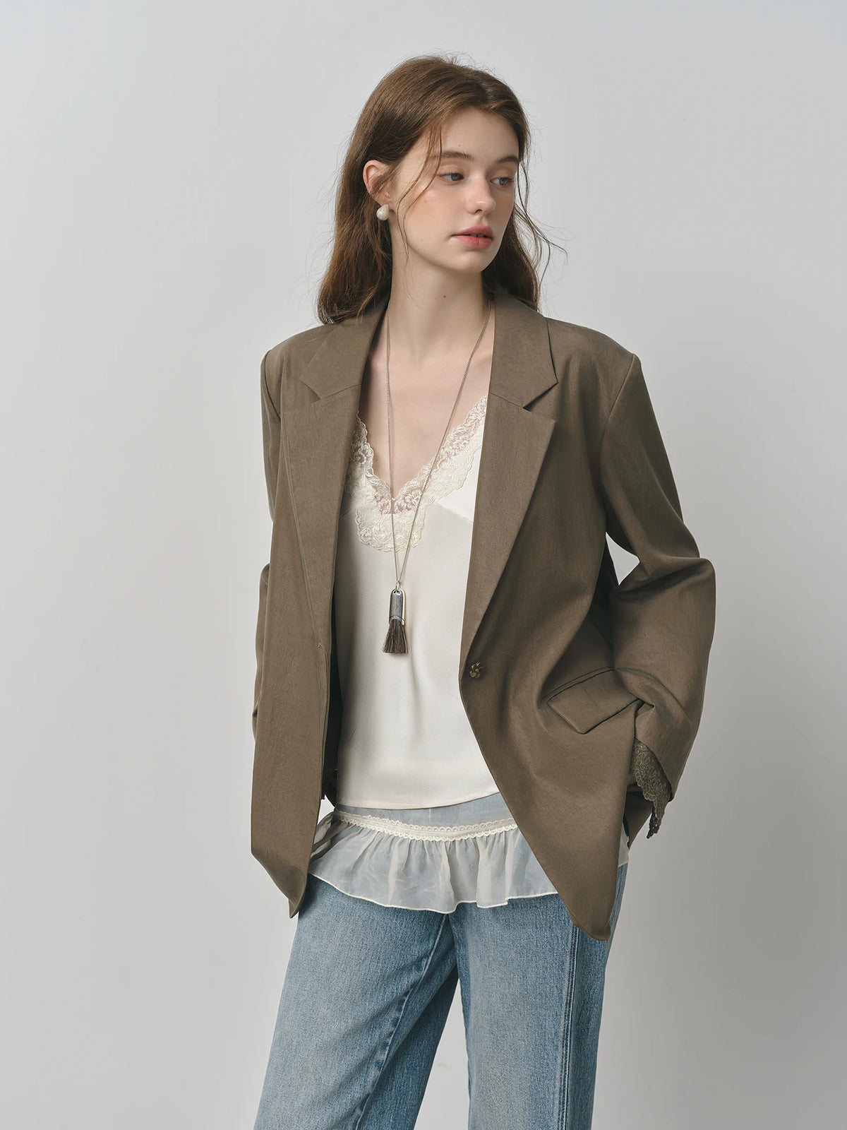 Blazer Elegante con Detalles de Encaje - LÚVORA