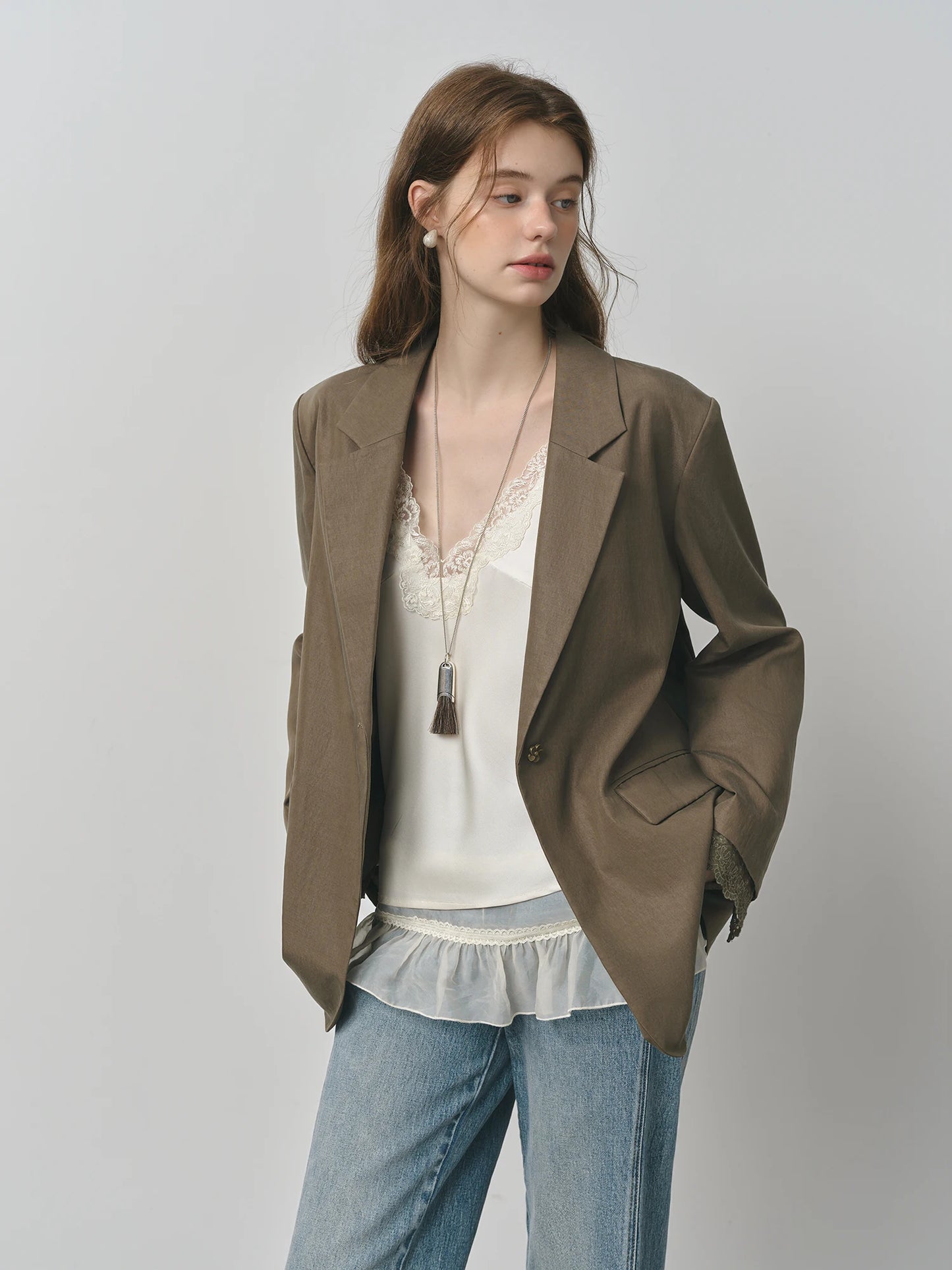 Blazer Elegante con Detalles de Encaje - LÚVORA