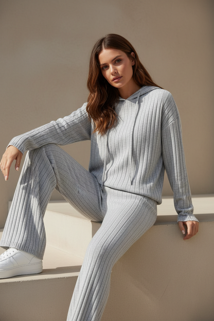 Conjunto Chic de Sudadera con Capucha y Pantalón Alto - LÚVORA