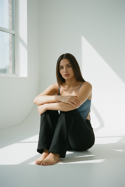 Top Chaleco Crop con Lazo Frontal - LÚVORA