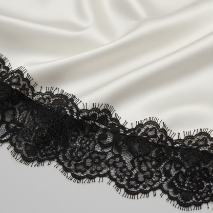 Vestido Corto Sin Mangas de Encaje y Satén - LÚVORA