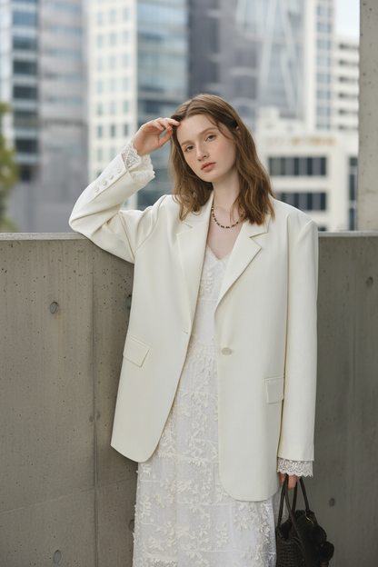 Blazer Chic con Encaje - LÚVORA